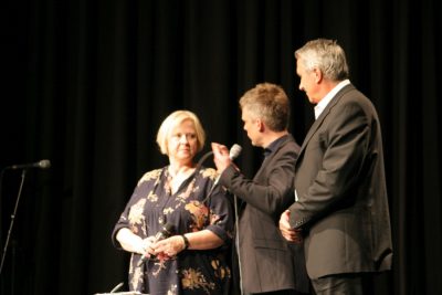Kerstin Michaelis mit Kai Gosslar (hamburg work) und Robert Friedrich (Förderverein Pestalozzi-Stiftung)