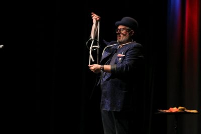 Zauberer Thomas feierte Premiere vor großem Publikum