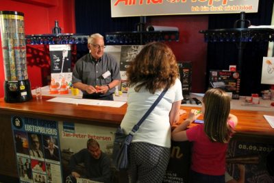 Bei der Tombola gab es vom Freiflug bis zu Pustefix viele Gewinne.